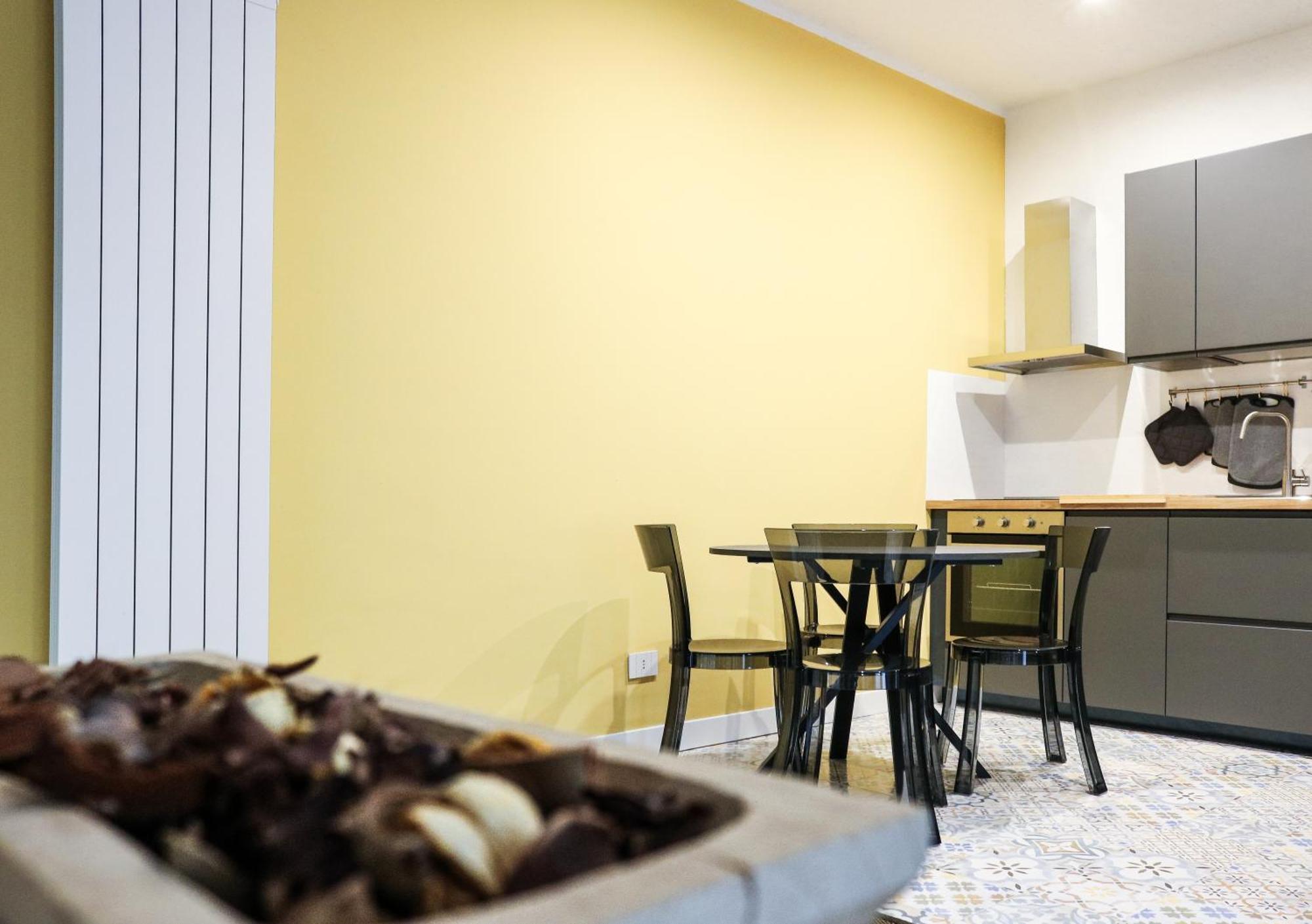 Rrrapido Apartment In Corso San Gottardo - 4 People Milan Bagian luar foto